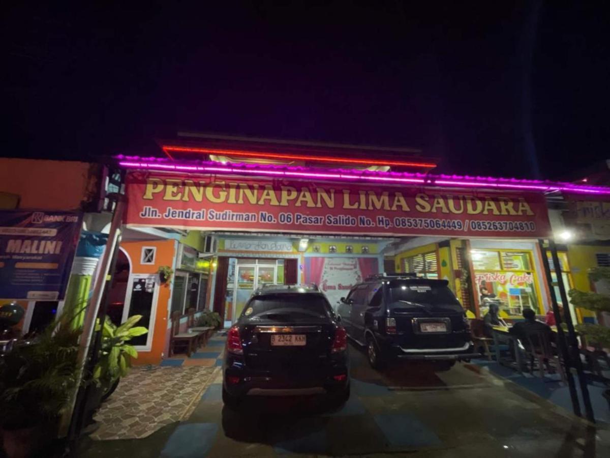 فندق Oyo 93308 Lima Saudara Syariah Painan المظهر الخارجي الصورة