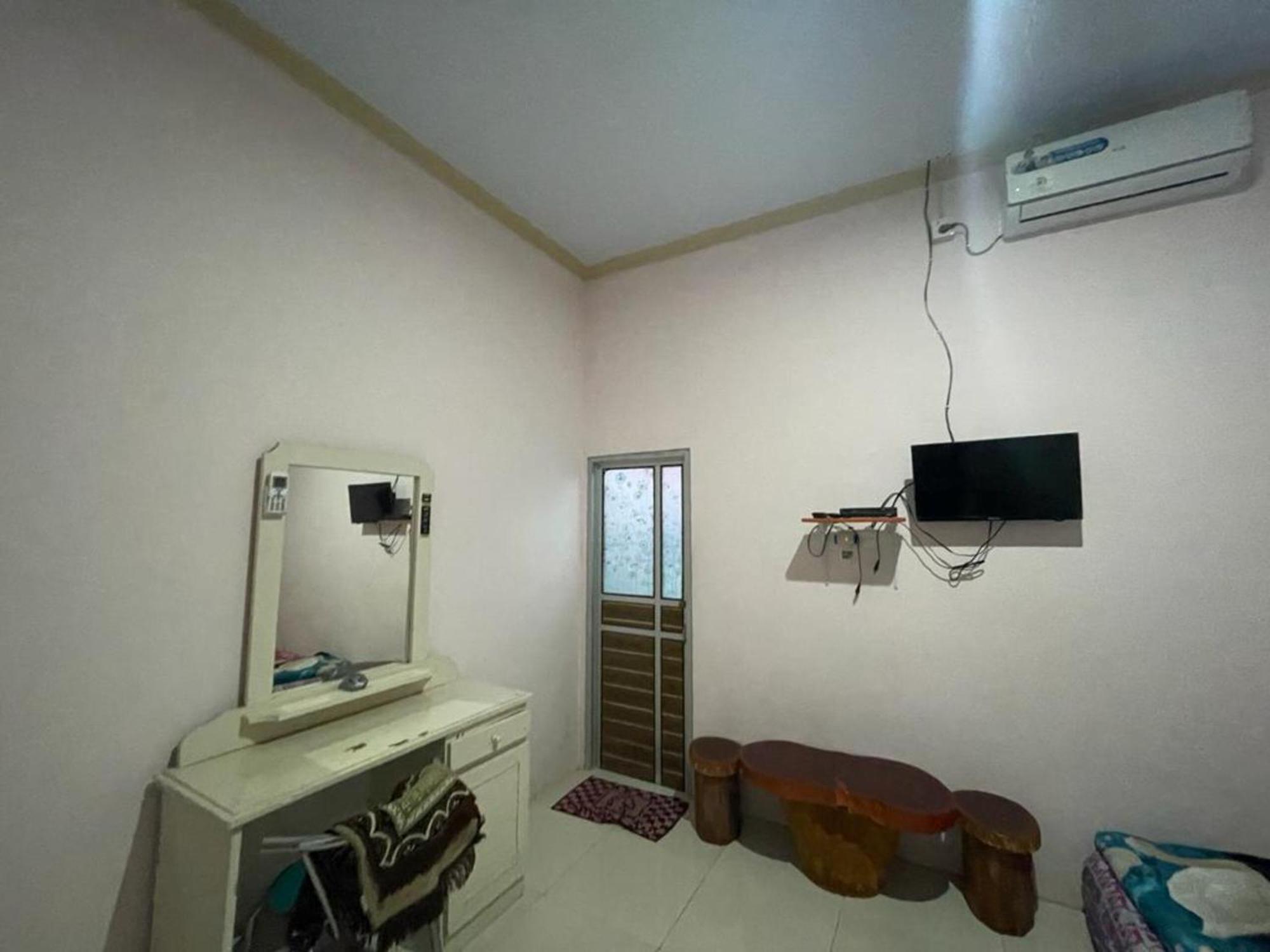 فندق Oyo 93308 Lima Saudara Syariah Painan المظهر الخارجي الصورة