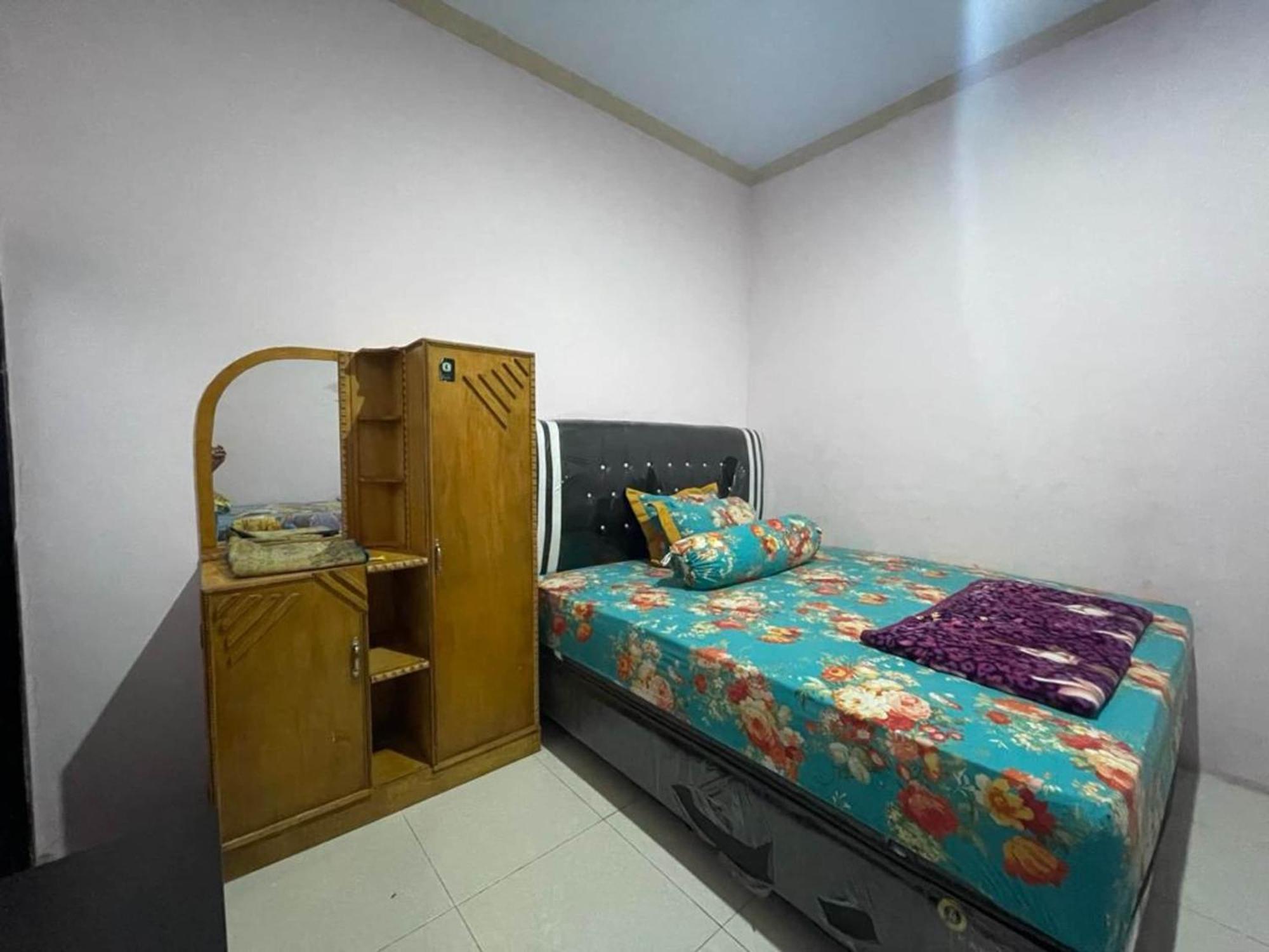فندق Oyo 93308 Lima Saudara Syariah Painan المظهر الخارجي الصورة